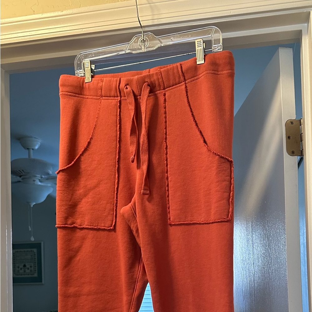 FRANK & EILEEN S small Eamon Rust Patch Pocket Jogger Crop Sweatpants.